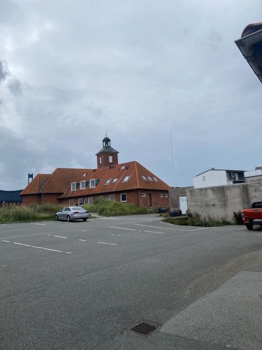 3 Vaerelses Lejlighed Taet Faergen Hirtshals Extérieur photo